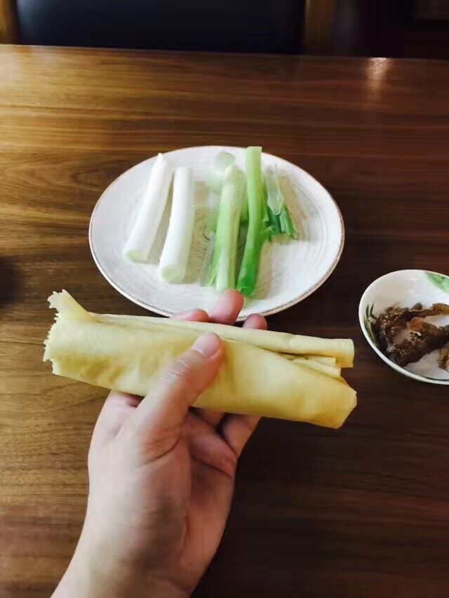 煎饼卷大葱