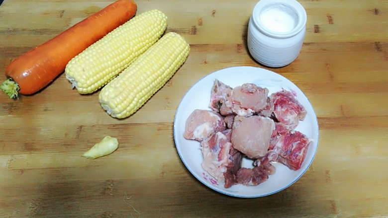红萝卜玉米沙骨汤