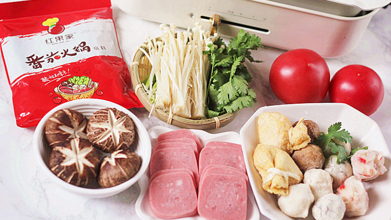 夏季涮食首选【浓汤红番茄火锅】,整理好全部喜欢的配菜