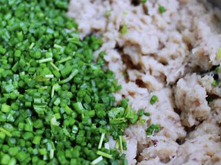 粉嫩鲅鱼韭菜苔饺子