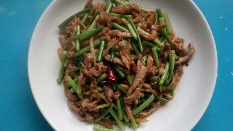 蒜台炒肉丝