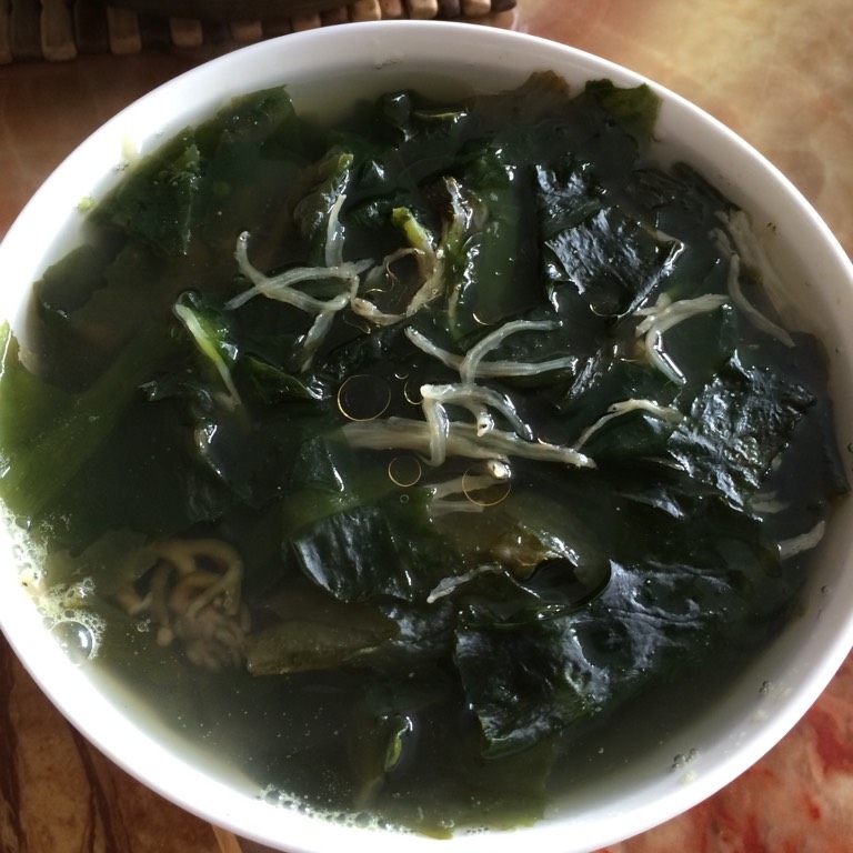 电饭煲之银鱼裙带菜汤 电饭煲之银鱼裙带菜汤做法,功效,食材 网上