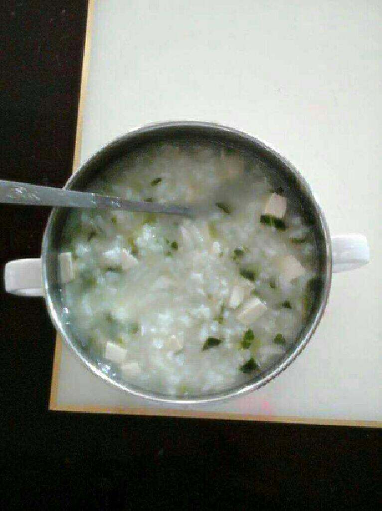 鱼泥豆腐青菜粥,加一点盐就好.