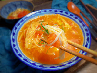 金针菇番茄汤,上桌即可食用