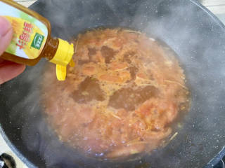 虾滑汤➕番茄白玉菇虾滑汤,加入一茶匙太太乐鸡汁