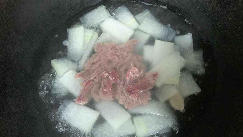冬瓜瘦肉汤,滑入牛肉丝