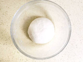 淡奶油小餐包,放在温暖湿润处（26--28度）发酵2倍大