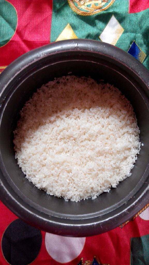 良心农人大米喵星人便当,洗米，大米清洗一遍就行，洗多了会米里的营养就会大量流失。