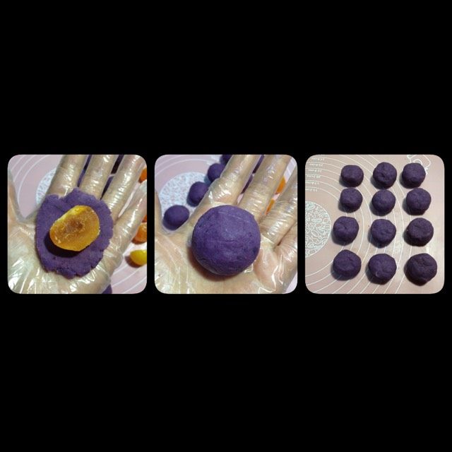 紫薯酥,取一份紫薯泥在手心压扁，包入蛋黄收囗捏紧并搓圆