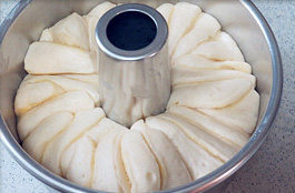 日式香浓炼乳面包,继续发酵至两倍大