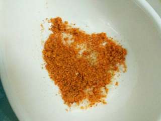 南瓜芝心饭团,如图，把盐和各种粉放在一起