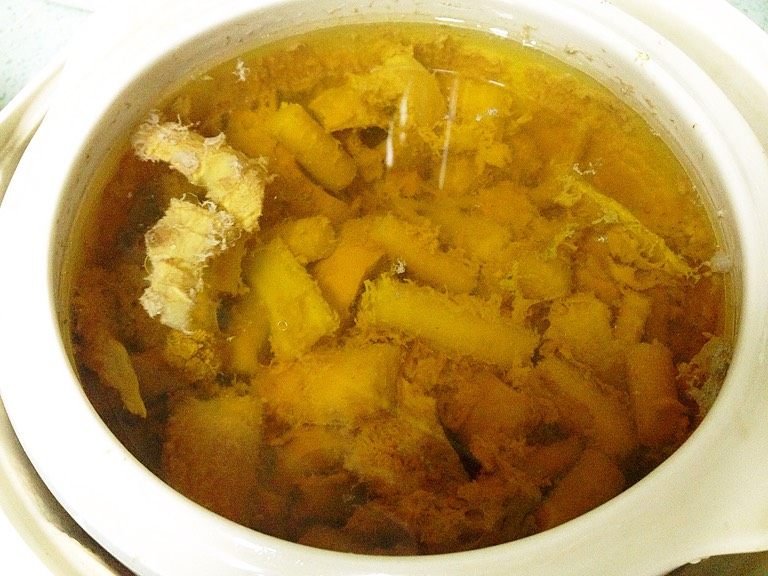 三参猪腰汤,全部食材放入电炖盅，加4-5碗水，炖3个小时，加适量盐调味即可。