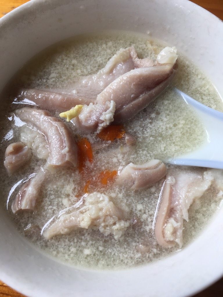 冬日养胃汤,如图，最后加入适量盐，就可以吃了。