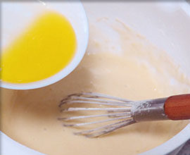 百变法式薄饼,再加入融化的黄油搅匀