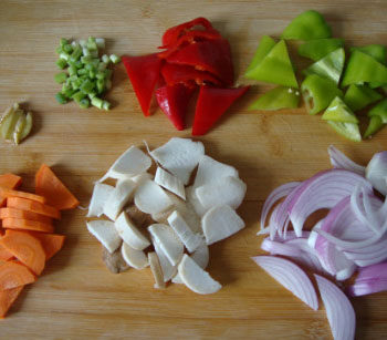 红咖喱海鲜烩,蔬菜改刀