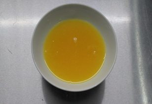 西西里橙子蛋糕,用原汁机榨橙子汁。