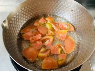 番茄蛋花汤,放水放西红柿