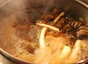 麻辣牛肉干,卤好的牛肉不需要太咸，后面煸炒的时候还会加调料，如果有时间，卤好的肉不取出，泡在卤水里过一夜