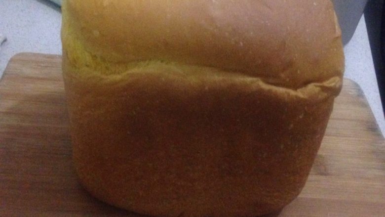 南瓜吐司,好大一块，像砖头一样，不过好软的面包