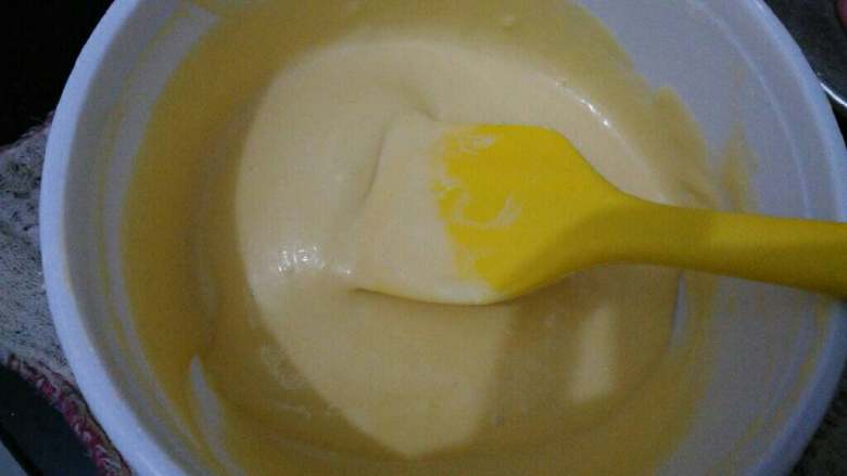 ≈酸奶黄油蛋糕≈,翻拌均匀