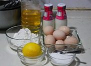 柠檬果冻蛋糕,准备好材料：鸡蛋、牛奶、低筋面粉、玉米油、柠檬、糖。