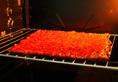 蜜汁猪肉脯,烤箱上下火140度，（开启热风循环功能）底下插烤盘，烤网放中层，再两面各烤5分钟即可。