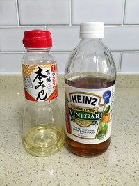 日式腌柠檬苦瓜片,做腌制调味汁：准备好味淋和苹果醋。