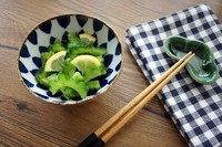 日式腌柠檬苦瓜片,饭前来一点特别开胃，淡淡柠檬香，吃完嘴里特别清新。