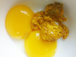 赛螃蟹,准备鸡蛋黄和咸鸭蛋黄