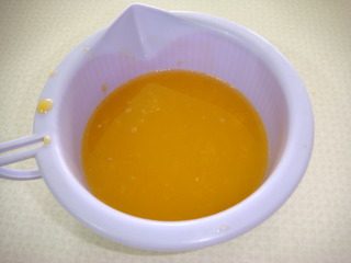 香橙双色菊花鱼,挤出来的橙汁。