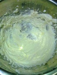 布列塔尼奶油酥饼,打发至柔滑轻盈的乳霜状即可，放入冰箱冷藏备用
