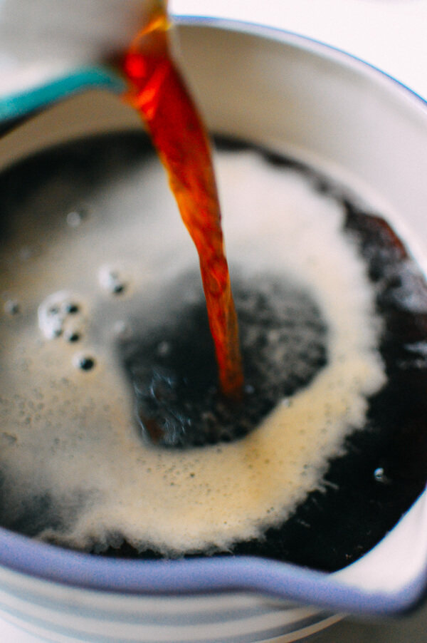 鸳鸯茶,将咖啡和红茶混合；