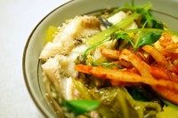 南派酸菜鱼,能吃辣的人可以装一碗拌些辣辣的酸笋吃，够刺激！黄鲴鱼肉一碰就掉，真的好嫩啊！