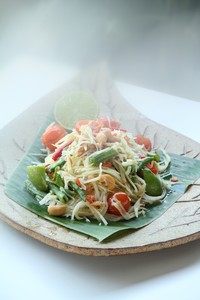 泰式青木瓜沙拉,装盘，开吃