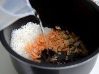 干贝海鲜粥,注入清水，约1200毫升。