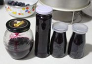 蓝莓果酱,果酱趁热装入瓶中，如果瓶口能密封，可以倒置30分钟