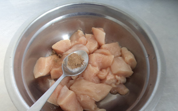 台湾盐酥鸡,加椒盐粉搅拌均匀