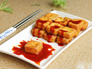 上海油炸臭豆腐,配上蘸料吃更美味