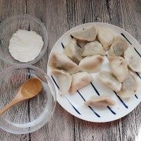 冰花煎饺,准备食材，面粉就是普通的家用中筋面粉