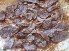 牛肉卷饼,铺上一层牛肉片
