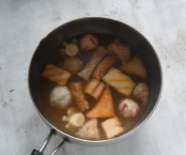 关东煮,将丸子煮熟，装碗即可食用。