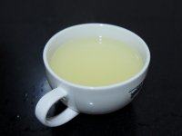 蜂蜜生姜茶,冲入沸水；