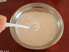 杏鲍菇猪肉包子,在面粉里加入一勺的白糖来帮助发酵。