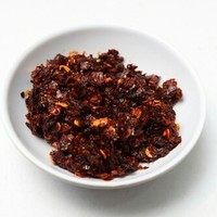 马来西亚辣椒板面,上图为辣椒酱成品。多的可以放冰箱，用途多多。