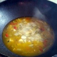 泡菜粉,五分钟后泡菜汤就熬好了，适量放点盐调味出锅