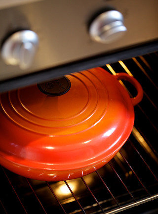 咖喱鸡肉饭,沸腾后上盖，转入烤箱中层，上下火，30-40min