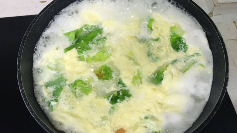 豆腐蛋花汤,加入鸡蛋液沸腾10秒出锅！