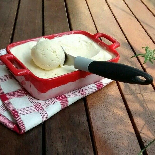 香蕉朗姆冰淇淋