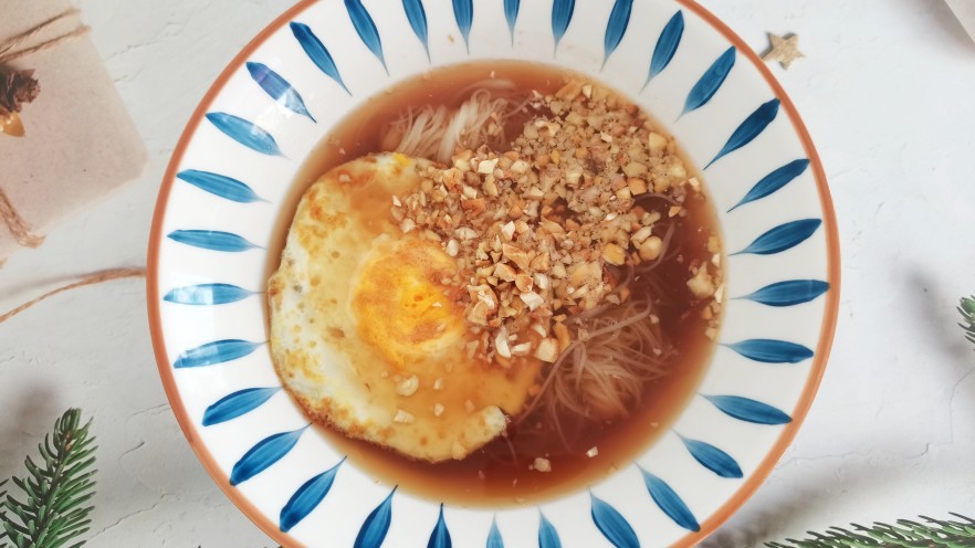 鸡蛋红糖细面汤