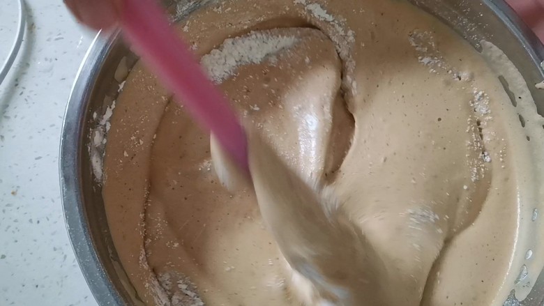 红枣切糕,用翻拌的手法翻拌均匀